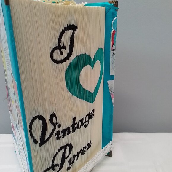 Vintage Pyrex Book Sculpture 1 of a kind - Picture 9 of 10